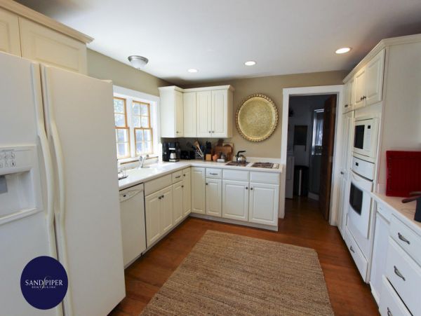 Cape Cod Home 995013