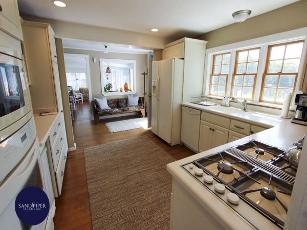 Cape Cod Home 995013