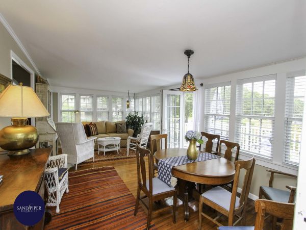Cape Cod Home 995013