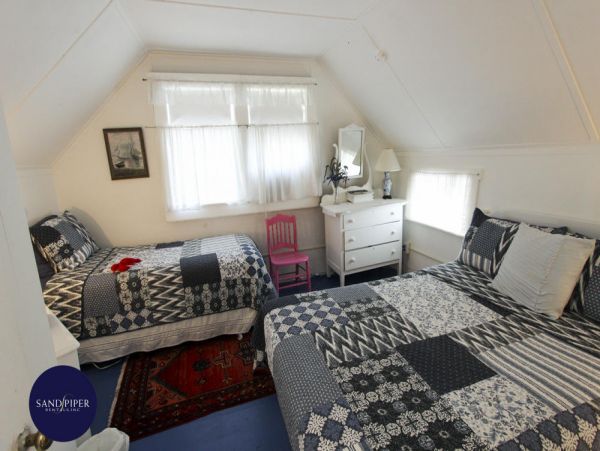 Cape Cod Home 995013