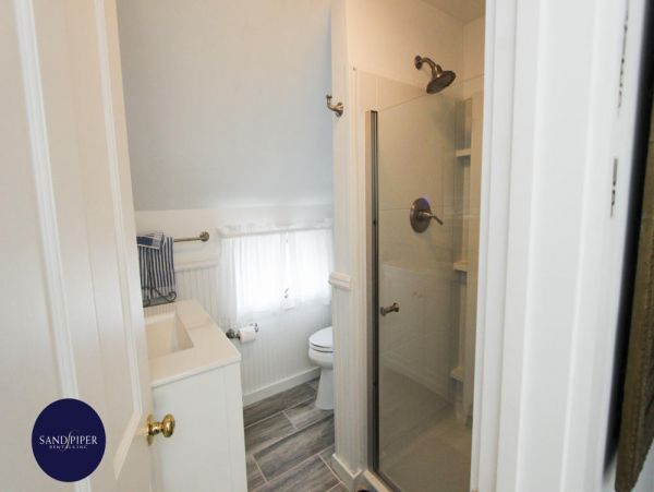 Cape Cod Home 995013