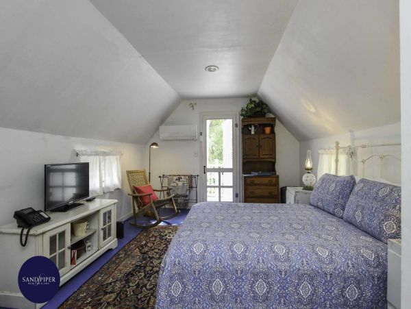 Cape Cod Home 995013