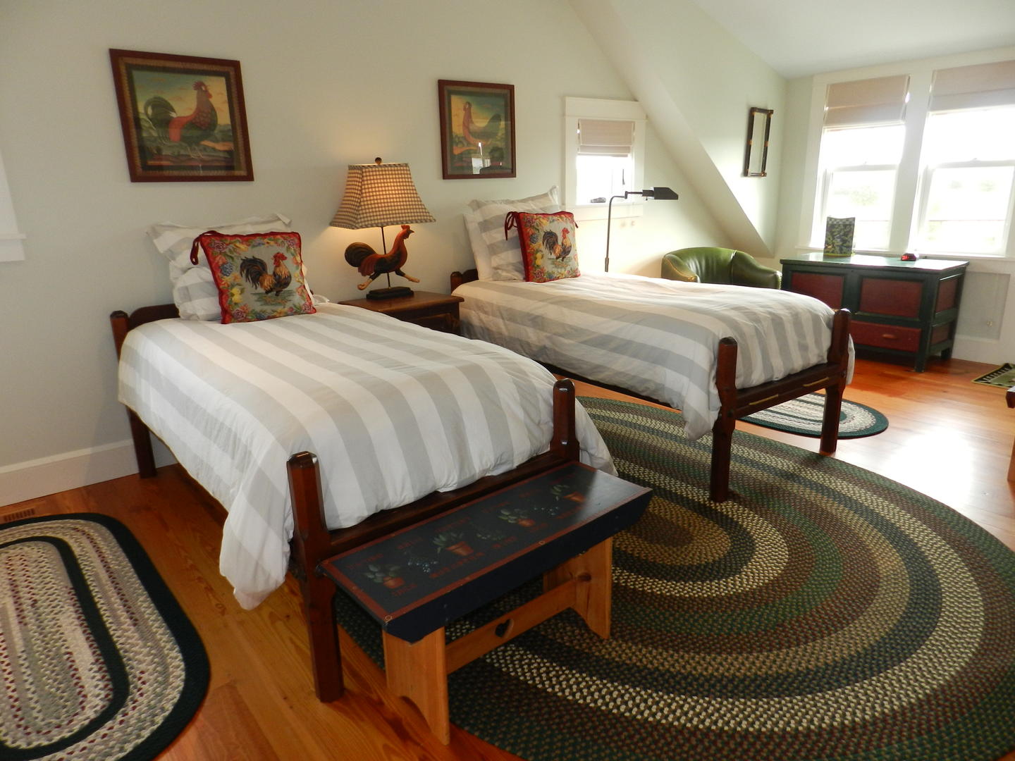 Cape Cod Home 995014