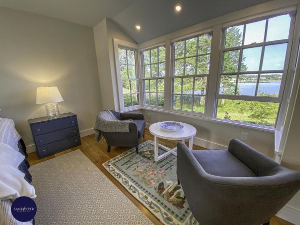 Cape Cod Home 995015