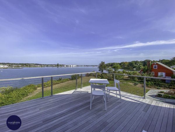 Cape Cod Home 995015