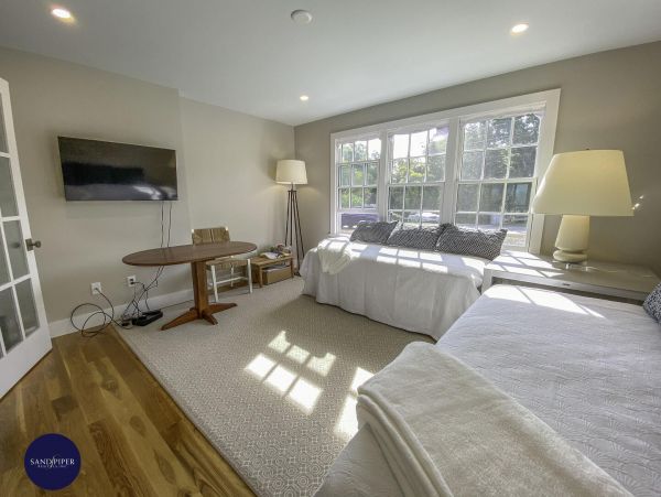 Cape Cod Home 995015