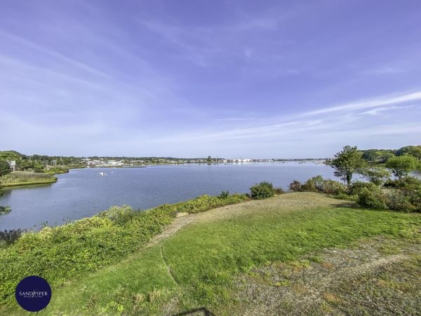 Cape Cod Home 995015