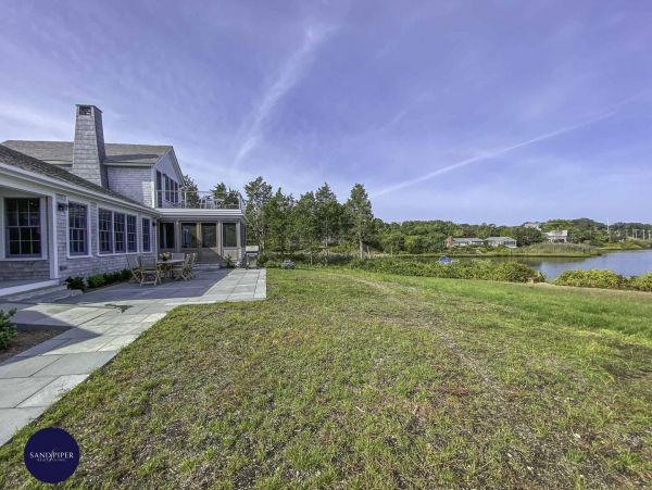 Cape Cod Home 995015
