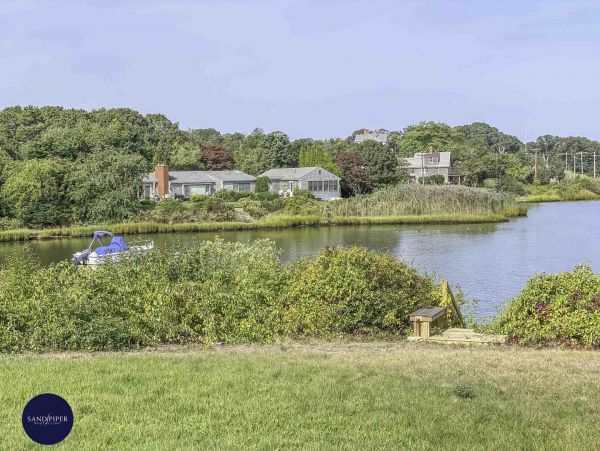 Cape Cod Home 995015