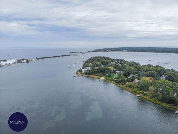 Cape Cod Home 995015