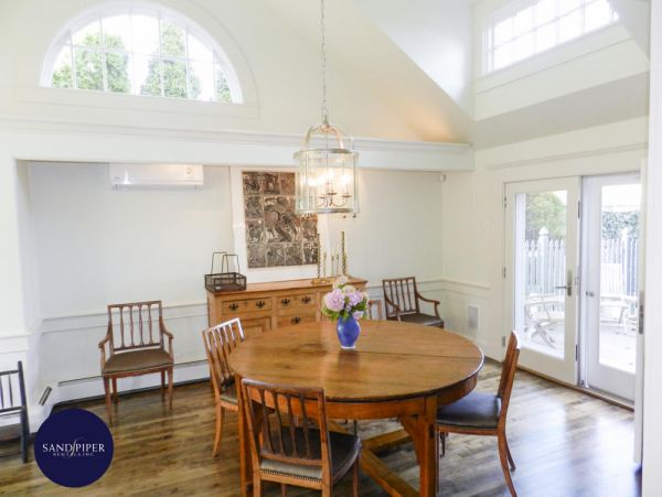 Cape Cod Home 995016