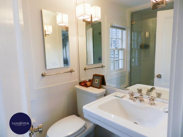 Cape Cod Home 995016