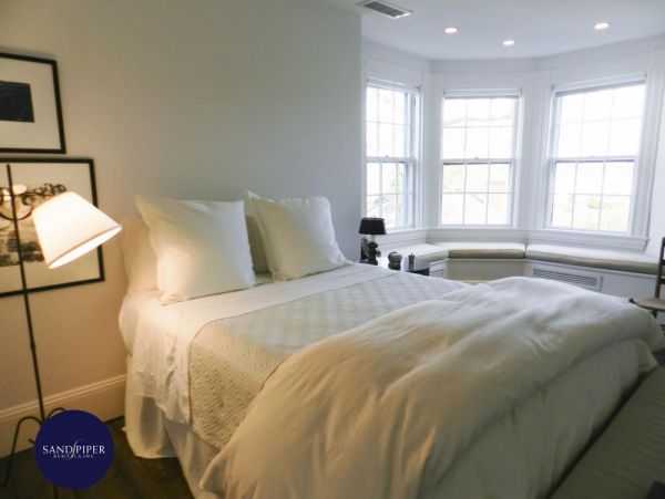 Cape Cod Home 995016