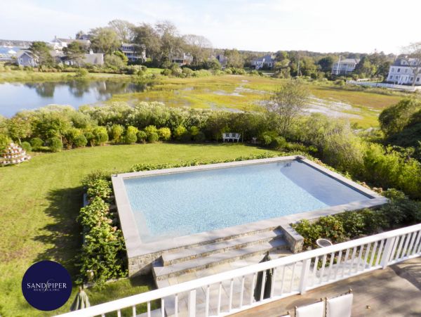 Cape Cod Home 995016