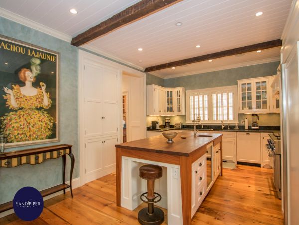 Cape Cod Home 995017