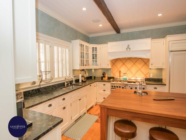 Cape Cod Home 995017