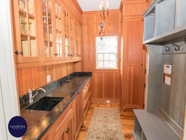 Cape Cod Home 995017