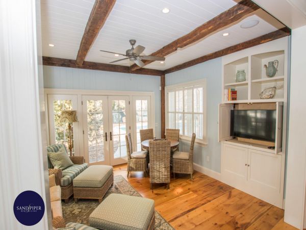Cape Cod Home 995017