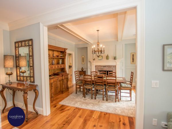 Cape Cod Home 995017