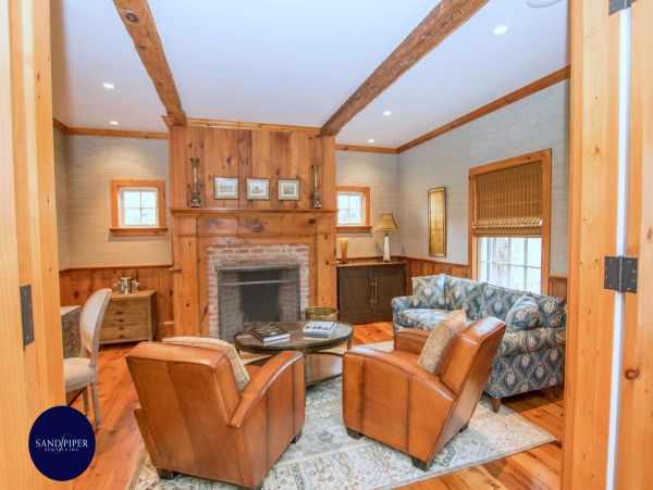 Cape Cod Home 995017