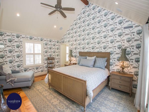 Cape Cod Home 995017