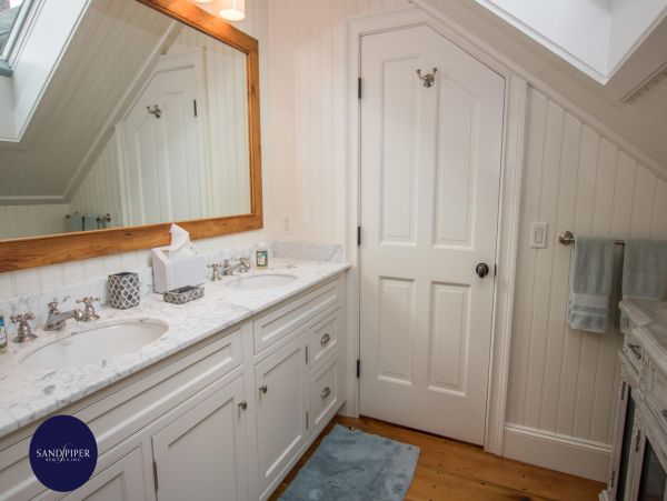 Cape Cod Home 995017