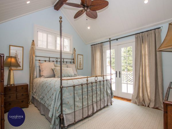 Cape Cod Home 995017