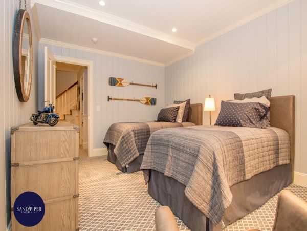 Cape Cod Home 995017