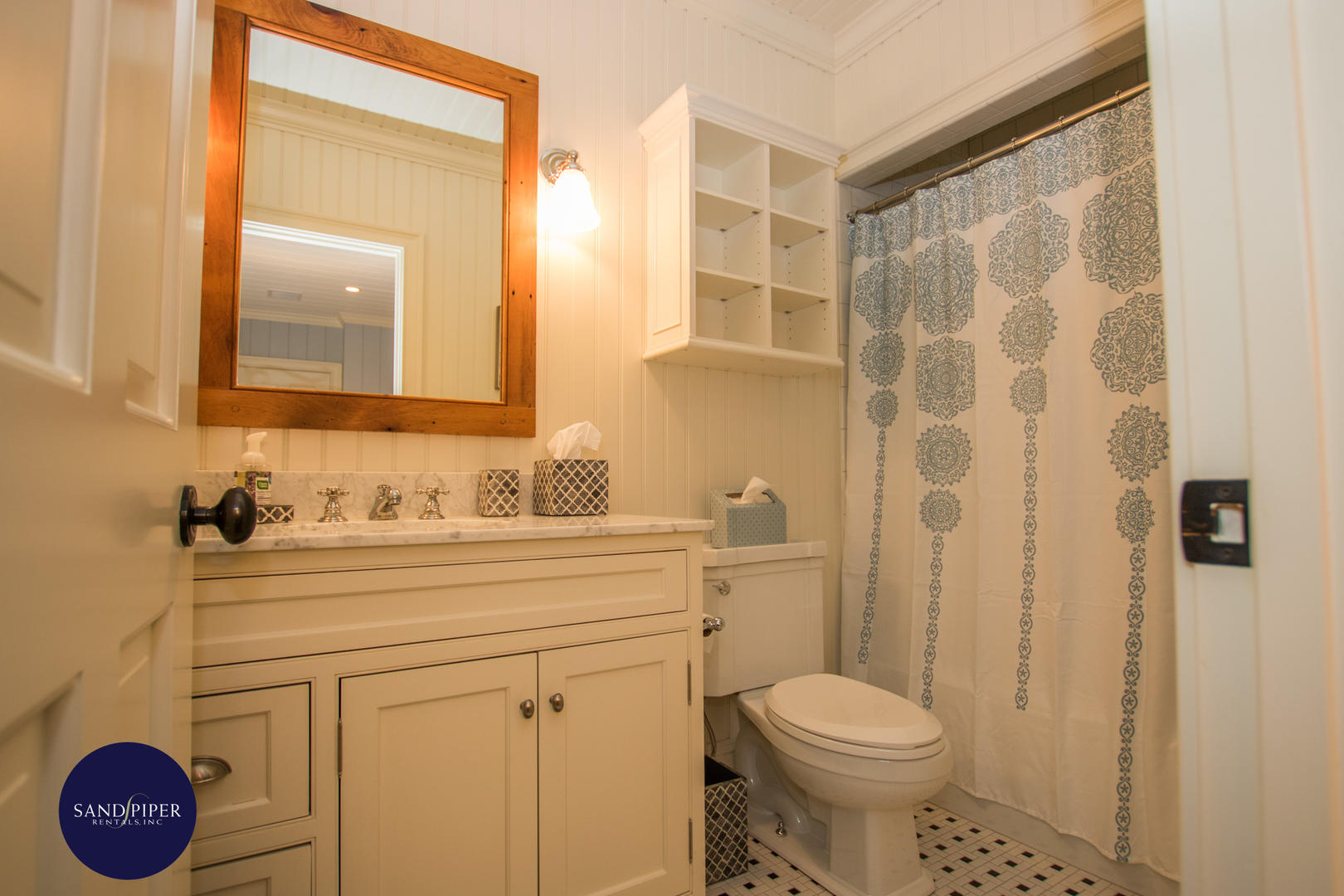 Cape Cod Home 995017