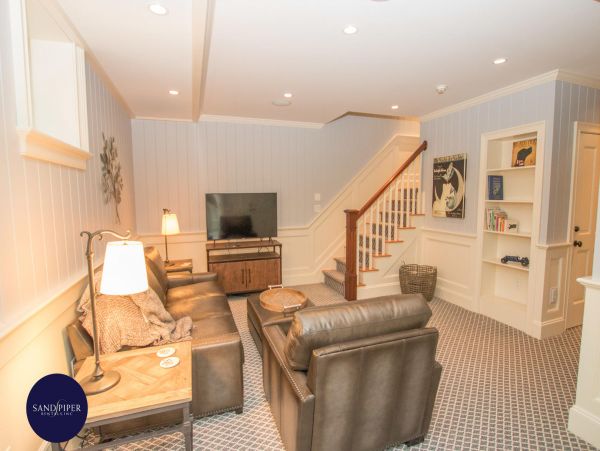 Cape Cod Home 995017