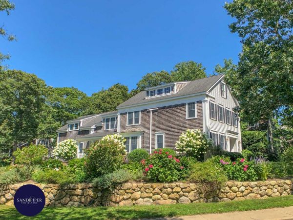 Cape Cod Home 995018