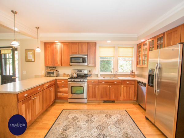 Cape Cod Home 995018