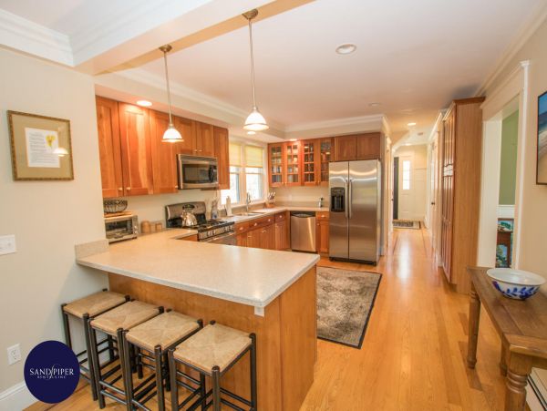 Cape Cod Home 995018