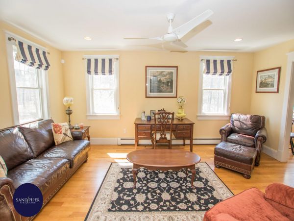 Cape Cod Home 995018