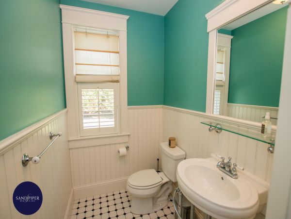 Cape Cod Home 995018