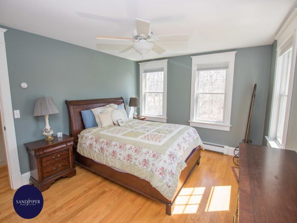 Cape Cod Home 995018