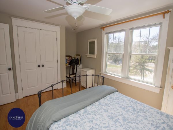 Cape Cod Home 995018