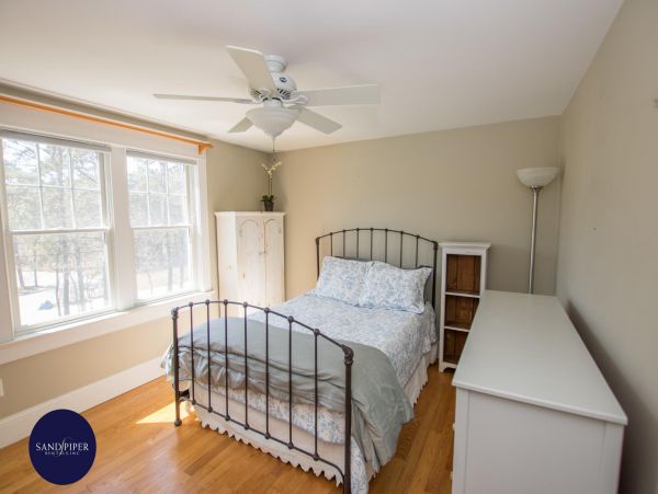 Cape Cod Home 995018