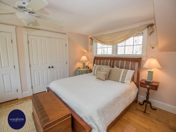 Cape Cod Home 995018