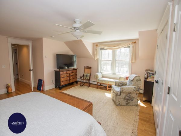 Cape Cod Home 995018