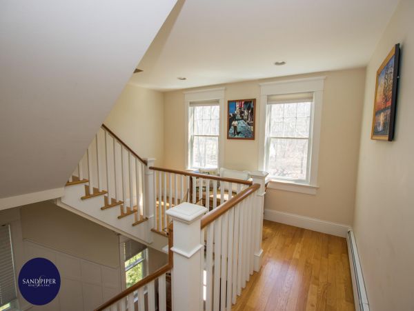 Cape Cod Home 995018