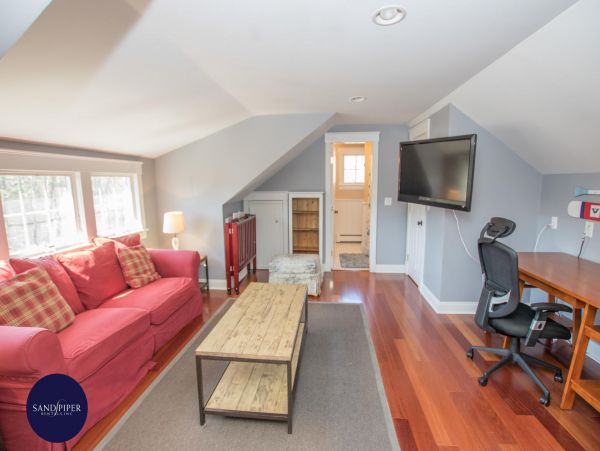 Cape Cod Home 995018