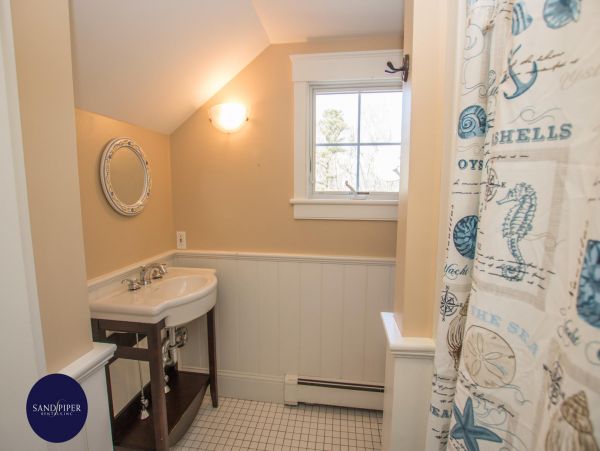 Cape Cod Home 995018