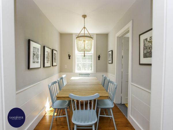 Cape Cod Home 995020