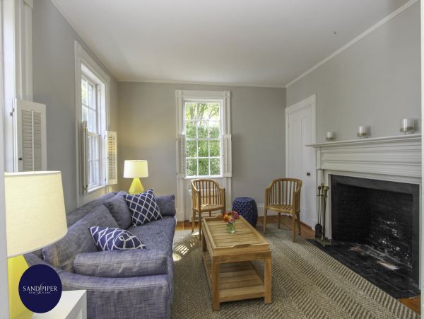 Cape Cod Home 995020