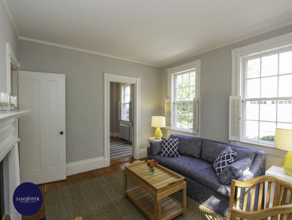 Cape Cod Home 995020