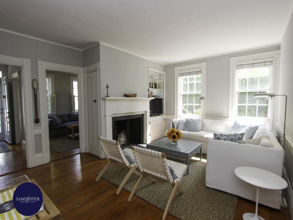 Cape Cod Home 995020