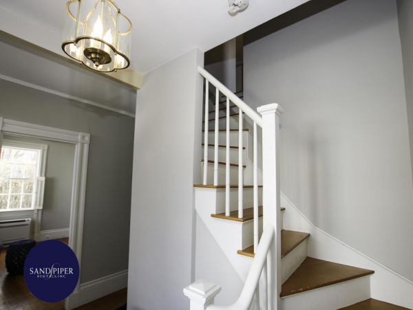 Cape Cod Home 995020