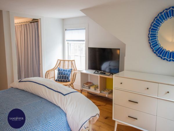 Cape Cod Home 995020