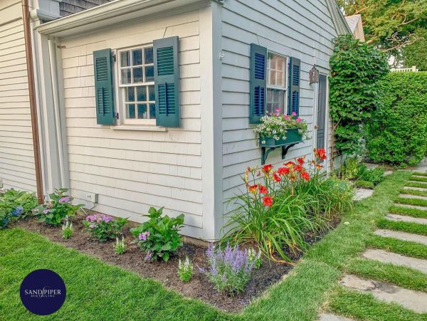 Cape Cod Home 995020